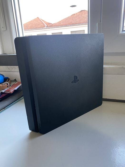 Ps4 nova sem garantia em otimo estado