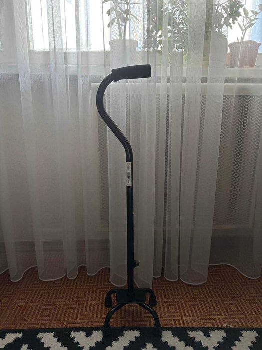 Тростина-квадропод для людей похилого віку