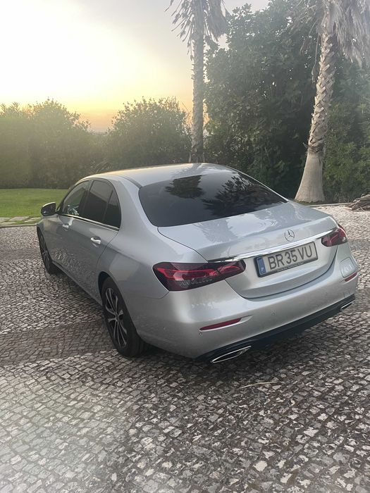 Mercedes‑Benz E300de Avantgarde 2022 · IVA Dedutível · Garantia Mercedes 2027 · Pack Night · HUD · Bancos Elétricos