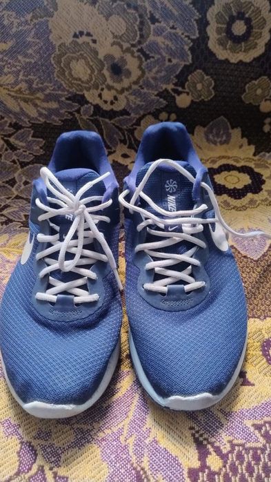 Кросівки Nike Revolution 6 Оригінал 44.5 розмір (28.5 см) Ідеальн