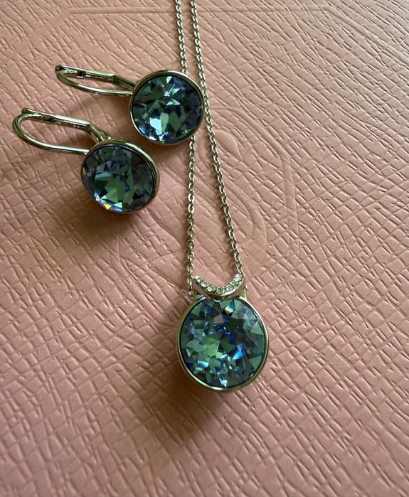 Шикарний комплект з каменями Swarovski