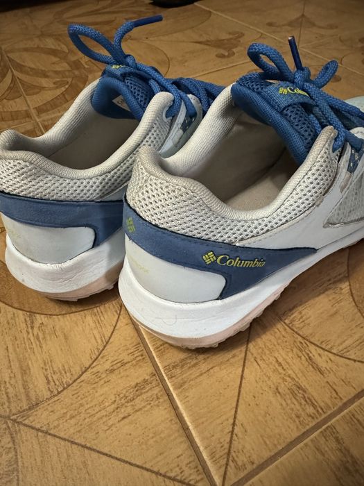 Кросівки весна-осінь