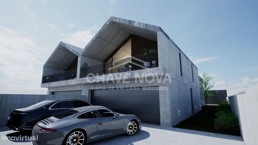 Moradia Geminada Luxo V4 c/ Piscina em Canidelo (Praias)