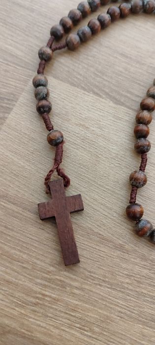 Różaniec drewniany