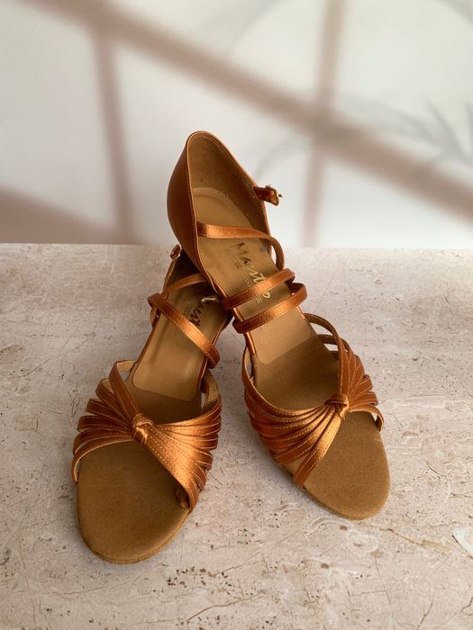 Туфлі для бальних танців. Латиноамериканська програма.