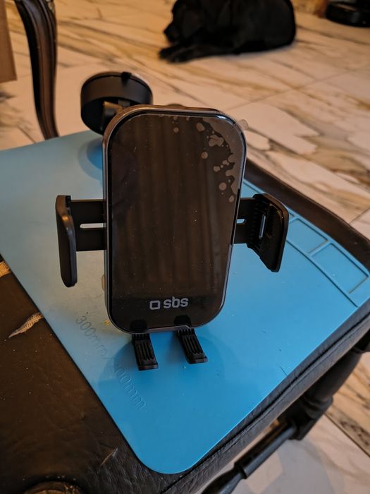 Uchwyt do telefonu z ładowaniem automatyczny