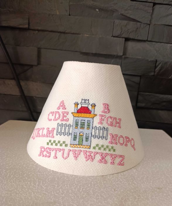 Abat-Jour candeeiro criança. bordado com o alfabeto e um castelo