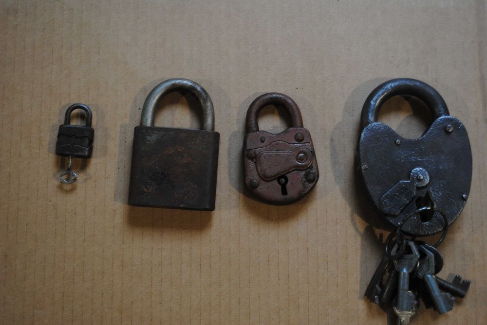 Stare klucze kłódki zamek
