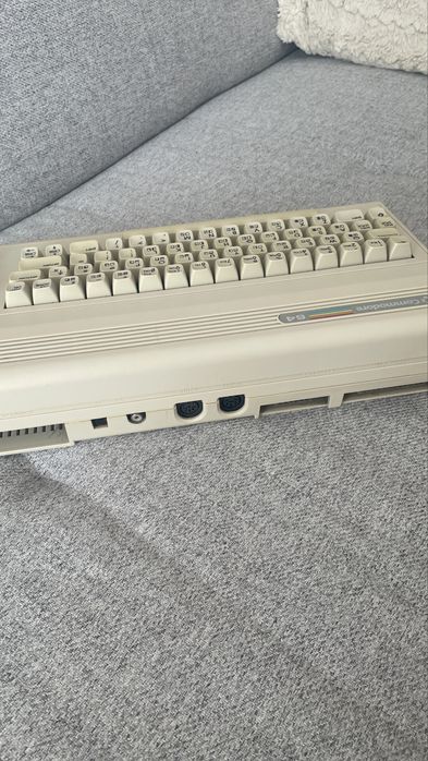 Retro komputer Commodore 64 (C64)
