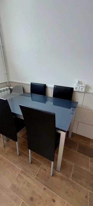 Mesa de cozinha e 4 cadeiras