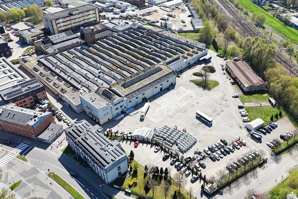 Hala magazyn na parterze ok 2000m2  Stradom