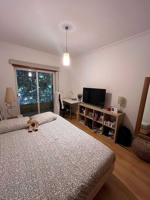 Quarto para arrendar a ESTUDANTE, Monte da Caparica. 1 MINUTO DA FCT