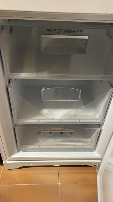 Frigorífico combinado hotpoint ariston