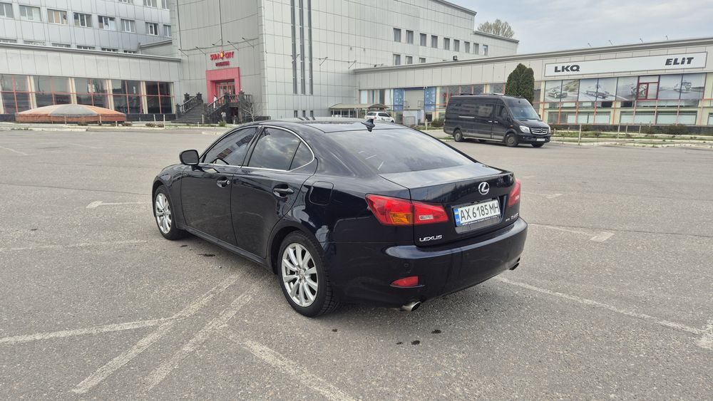 Продам Lexus is 250 AWD 2008 год