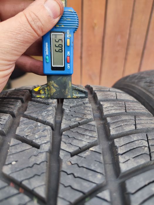 Komplet opon Barum Polaris5 225/55/17 101V XL