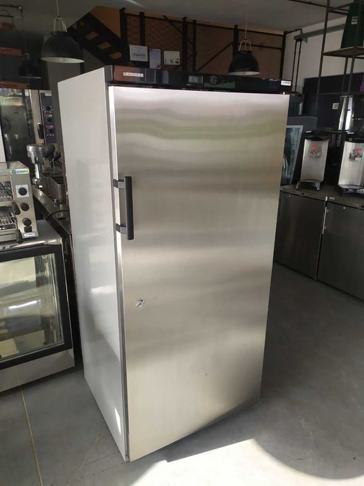 Lodówka gastronomiczna nierdzewna – LIEBHERR Gkvesf 5445 / 554 l