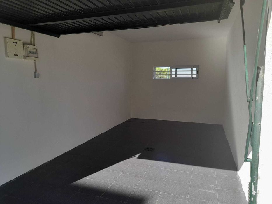 alugo garagem no Samouco