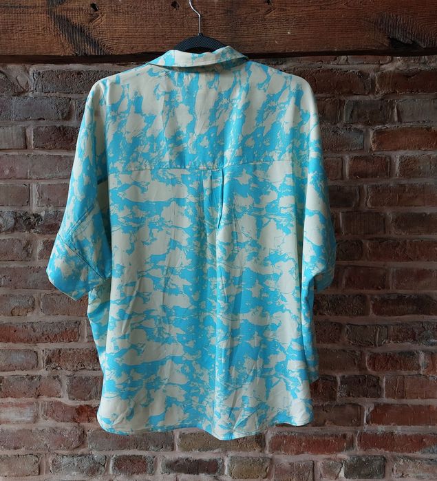 Oryginalna bluzka Monki w pastelowych kolorach o fasonie oversize