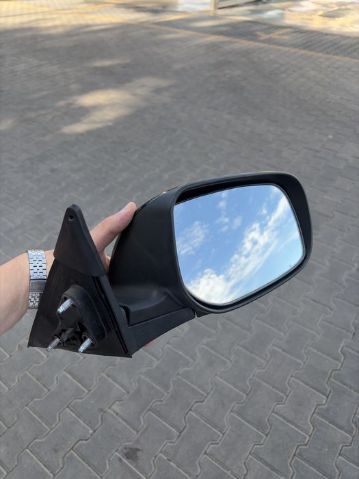 Пассажирское правое зеркало Toyota Camry 40