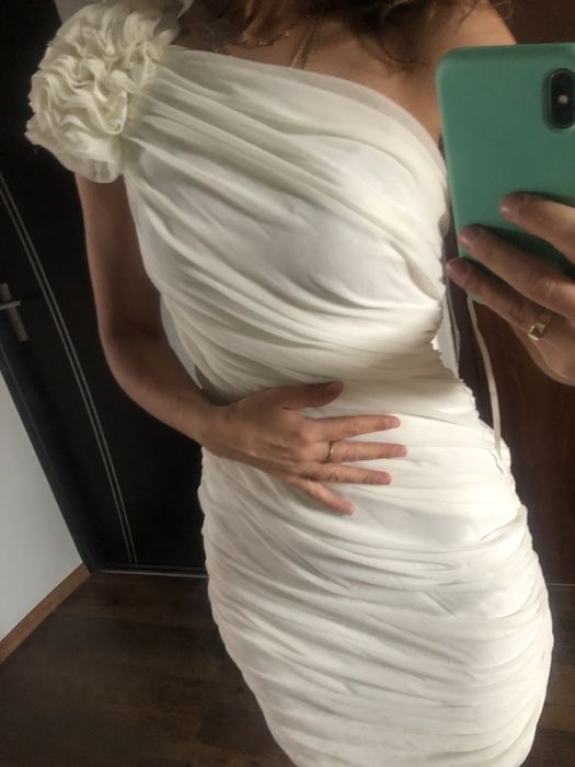 Śliczna sukienka ecru 36 rozmiar