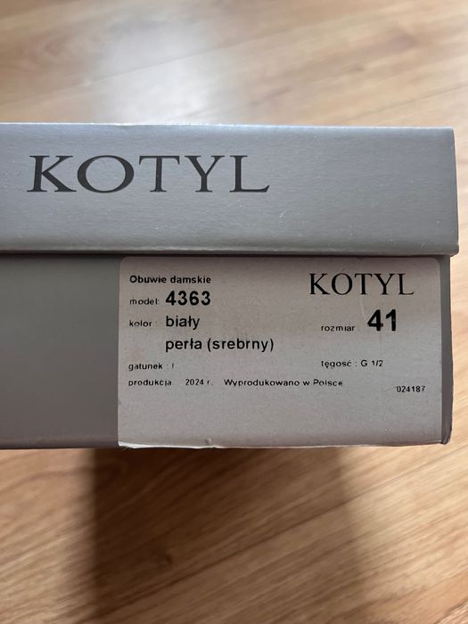 Buty ślubne kotyl