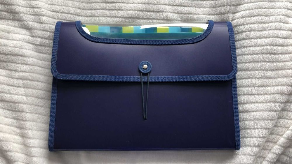 Segregator na zeszyty lub notatki, do szkoły lub na uczelnię