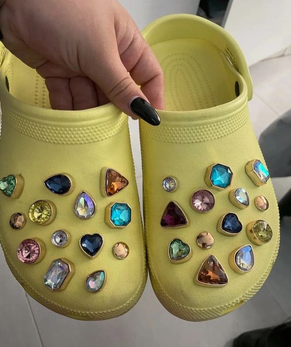 Przypinki do crocs