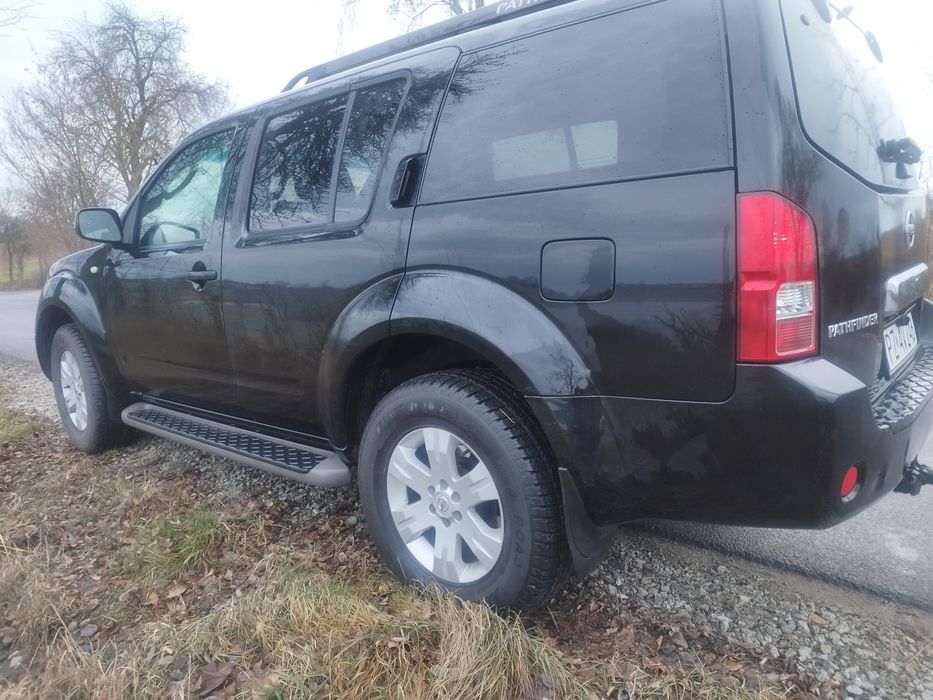 Nissan Pathfinder 2.5 dCi 4×4 (7 osobowe)