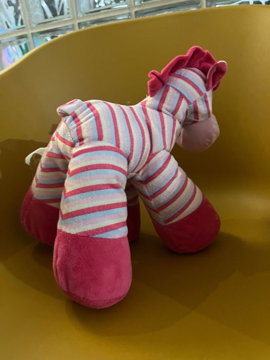 Cavalinho rosa de pelúcia