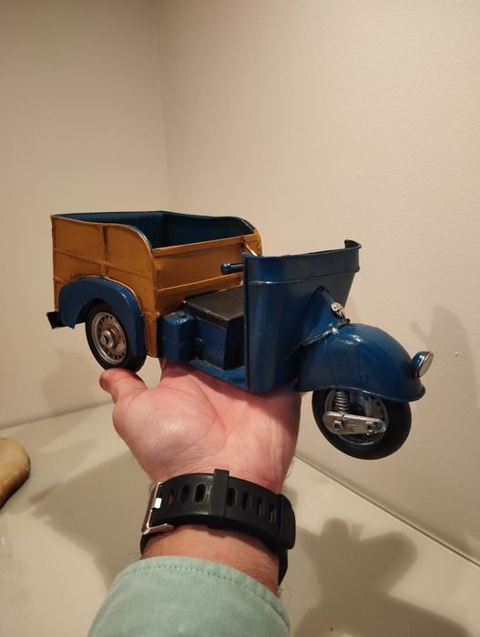 Miniatura vespa APE