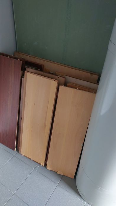 Прийму  безкоштовно старі меблі, дерев'яні відходи