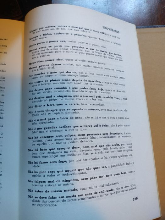 Lexilello - Enciclopédia Lello com 5 volumes, capa dura, em muito bom