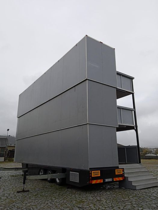 Semi reboque para eventos