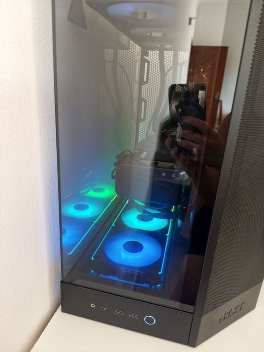Torre gaming RZXT