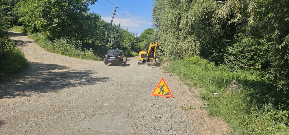 Надаємо послуги мініекскаватора,екскаватор,копка басейнів,септиків,водовідведення,планіровка