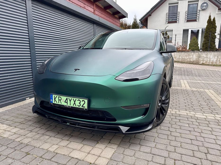 Tesla Y Oklejona, dużo dodatków, darmowy Supercharger