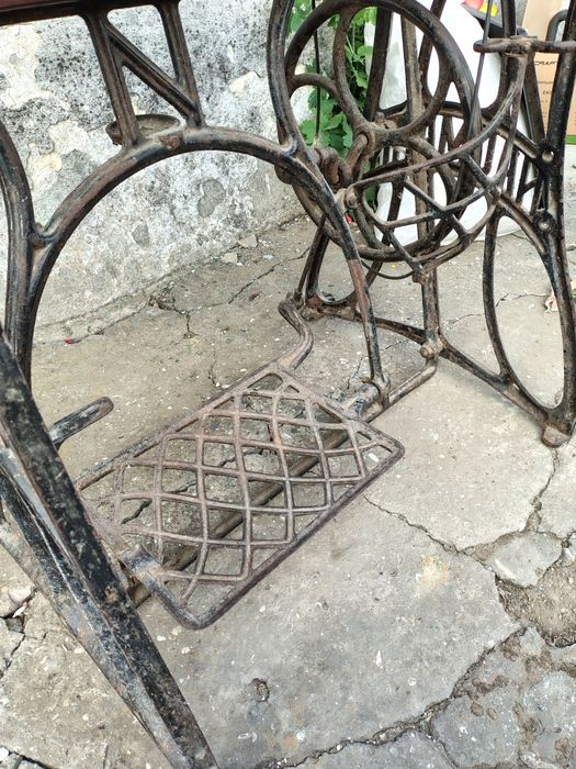 Продам швейную машинку