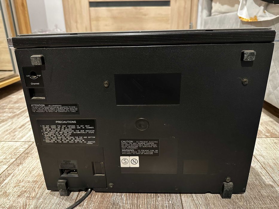 Przenośny magnetowid VHS Sharp VC-2300