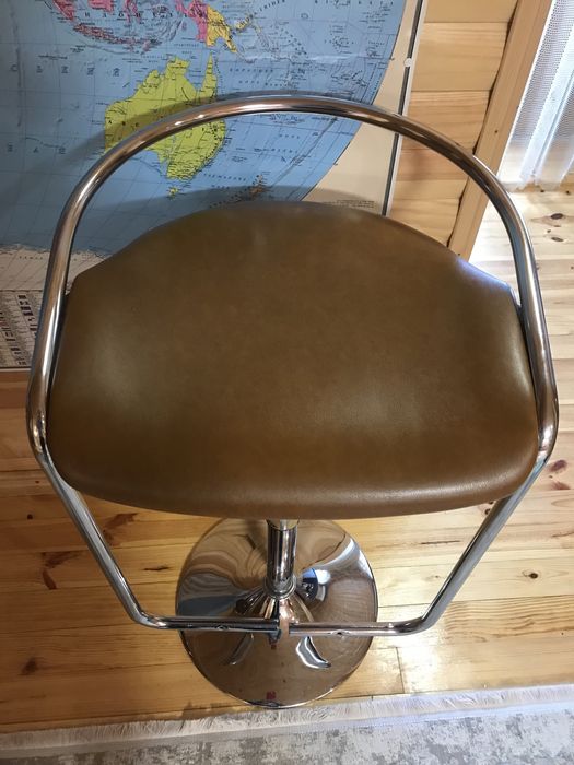 Стільці для бару