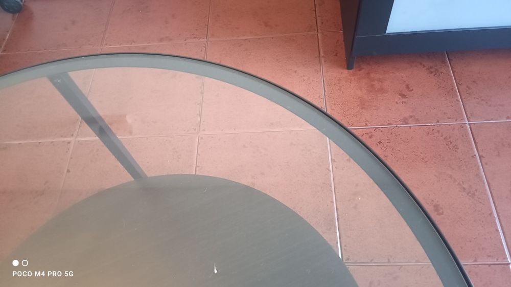 Mesa de centro IKEA  em metal e vidro