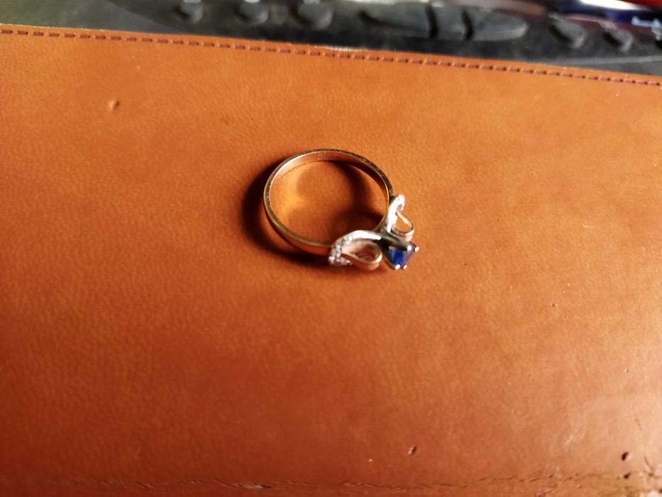 Продам золотой кунон и кольцо с сапфиром проба 585.