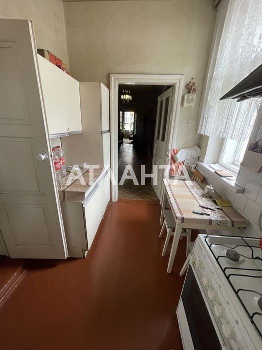 Продаж 2х к квартири ближній центр Львів! Привокзальна площа!