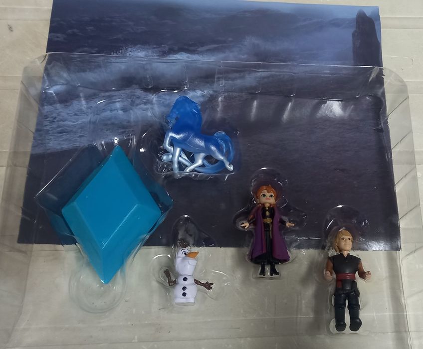 Conjunto frozen/ Disney/ bonecos