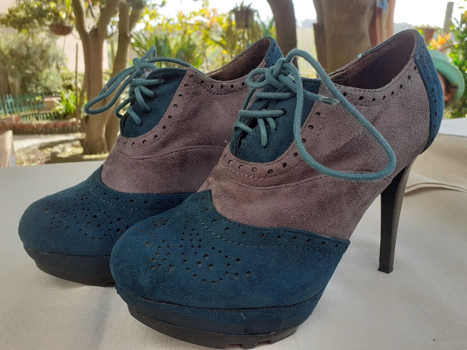 Sapatos de salto alto verde e cinza tam.40 - usado