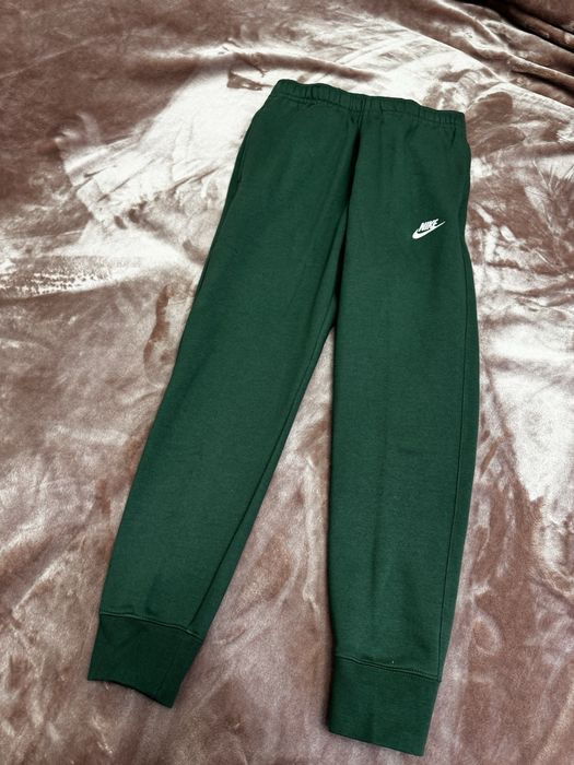 Nowe spodnie dresowe nike