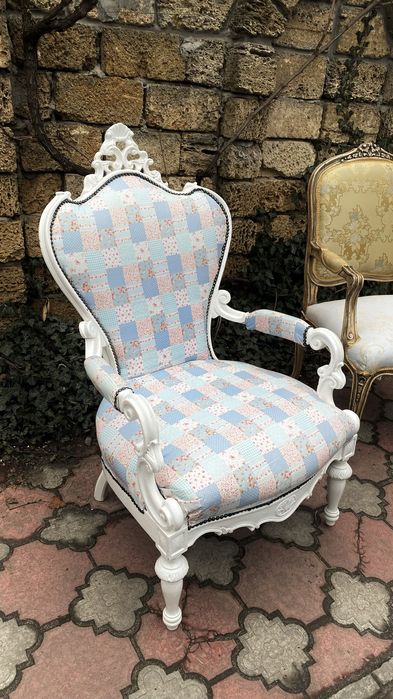 Кресло антикварное большое, ассортимент из Европы
