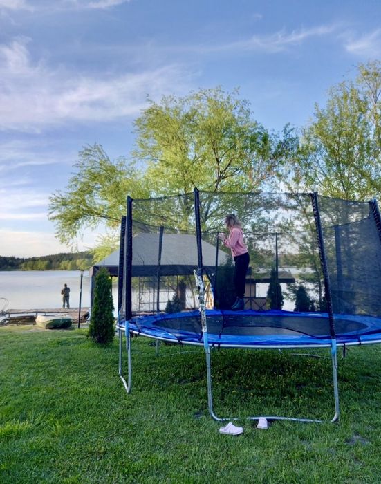 Сдам дом на берегу реки, собственный пляж, баня. Доброполье