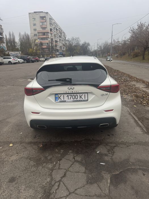Инфините Qx30. 2017