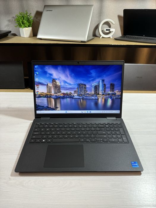 Ноутбук Dell Latitude 3520/i5-1135G7/8 Gb/SSD 256 Gb/Intel Iris Xe до 2 Gb
