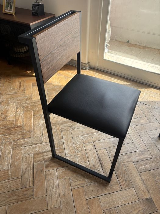 Mesa com 4 cadeiras